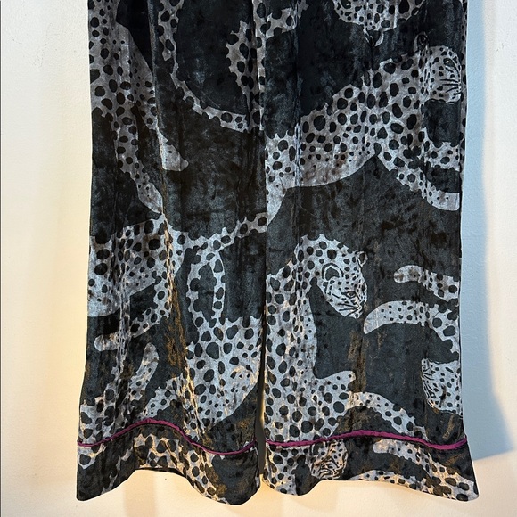 Sofia Intimates by Sofia Vergara Crushed Velvet Pajama black & grey leopard M - Picture 9 of 11